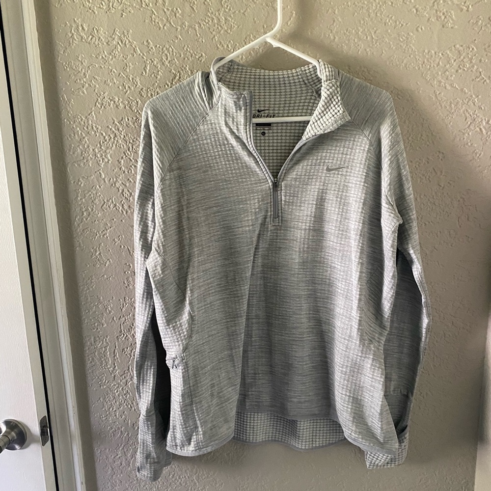Nike Dri-Fit Women’s Pullover EUC